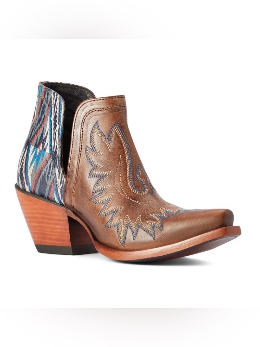 NIB, ARIAT women’s Dixon Chimayo fiery tan - Leather Western Bootie